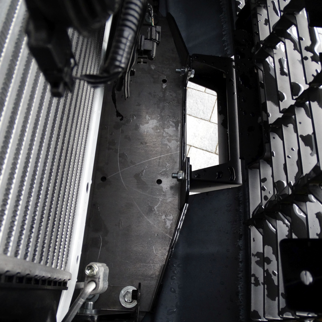 PŁYTA POD WYCIĄGARKĘ Toyota Hilux Revo